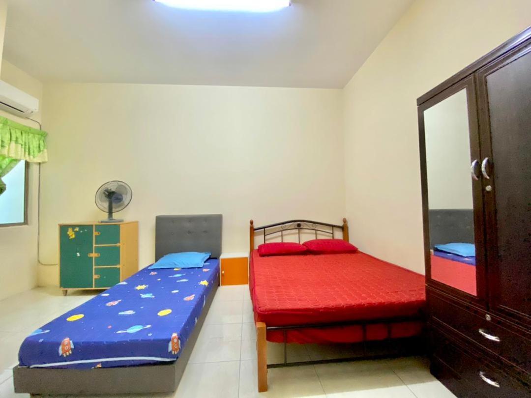 Homestay Ipoh Pengkalan Zawiah Esterno foto