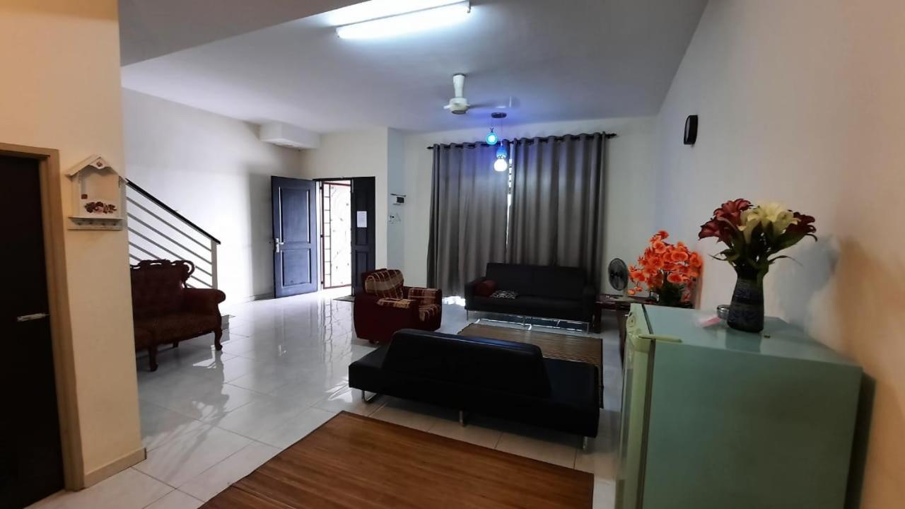Homestay Ipoh Pengkalan Zawiah Esterno foto